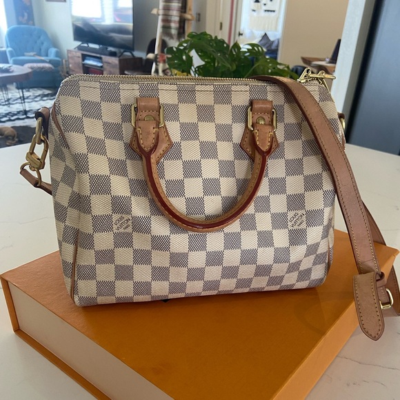 Louis Vuitton SPEEDY BANDOULIÈRE 30 | LIKE NEW | 2 YEARS OWNED - Picture 10 of 13